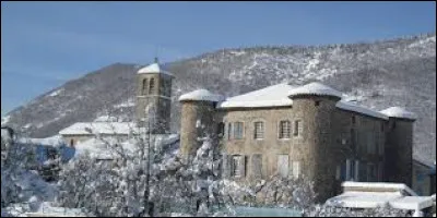 C'est de saison, voici une vue enneigée de Lachau. Village d'Auvergne-Rhône-Alpes, dans l'arrondissement de Nyons, il se trouve dans le département ...