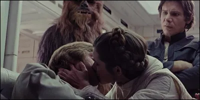 Leia savait-elle qu'elle embrassait son frère ?