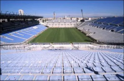 Quel club volue dans ce stade ?