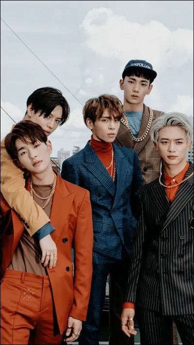 Avec quel titre le groupe SHINee a-t-il fait ses d&eacute;buts ?