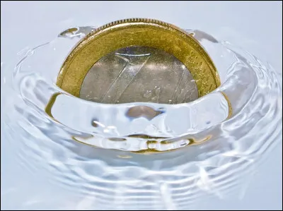 En transf&eacute;rant la comp&eacute;tence de distribution de l�eau potable &agrave; Vend&eacute;e Eau sans consultation citoyenne, les &eacute;lus de l�agglom&eacute;ration ont valid&eacute; l�augmentation du prix du m&egrave;tre cube d�eau sur 10 ans de :