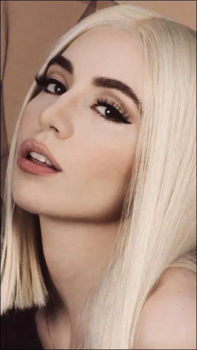 Qui est sur la photo ?