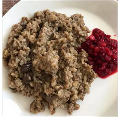 De la gastronomie > "Maksalaatikko !" : non, ce n'est pas une insulte mais un plat &agrave; base de riz, beurre, sirop, �uf, oignon, raisins secs et de confiture d'airelles. Et surtout de ...