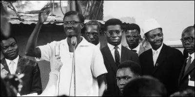 Cet homme politique africain, grande figure de l'indépendance de son pays, premier ministre depuis l'indépendance en juin 1960, est enlevé et assassiné le 17 janvier 1961 : il s'agit de ...