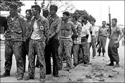 Du 16 au 20 avril, ce débarquement de groupes paramilitaires, organisé par la CIA, se termine par un échec complet et un discrédit pour les Etats-Unis. Quel pays était visé par cette tentative d'invasion ?