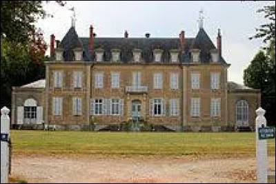 Je vous emmène dans le Centre-Val-de-Loire à la découverte du château de Singleton de Lantan. Commune de l'arrondissement de Saint-Amand-Montrond, elle se trouve dans le département...