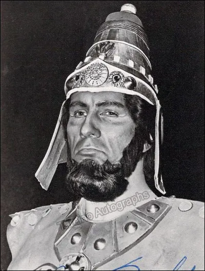 Le roi d'Israël Salomon, demanda à son ami phénicien le roi de Tyr et architecte de génie, de construire un temple en l'honneur de son Dieu Yahvé. Qui est-il ?