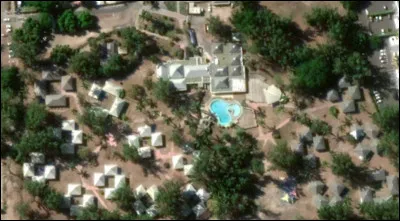 Ceci est un établissement commercial qui offre un service d'hébergement payant en chambres meublées à une clientèle de passage. De quoi s'agit-il ?