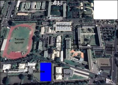 Ce site dispose d'une école élémentaire, d'un collège, d'un lycée général et professionnel. Comment appelle-t-on ceci ?