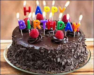 Où le musée envoie-t-il Ross, lui faisant ainsi louper l'anniversaire de Rachel ?