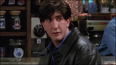 Qui entre dans Central Perk au moment où Ross explique que Rachel l'a largué parce qu'il lui rappelait trop quelqu'un ?