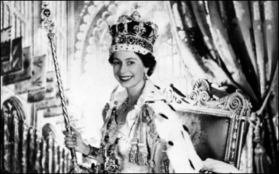 Quelle est la particularité de son couronnement le 2 juin 1953 ?