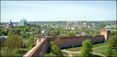 Ville russe de 320 000 habitants, située sur le Dniepr, dans l'ouest du pays, près de la frontière biélorusse :