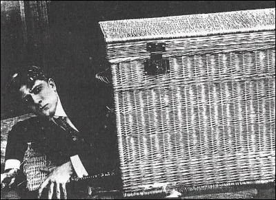 En 1913, Louis Feuillade commence une série de cinq films ayant pour héros...