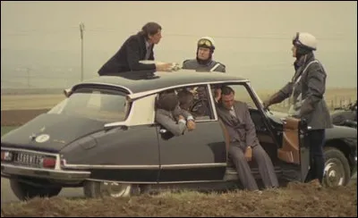 Quatre ans après 68, un quatuor de pieds nickelés enlève Johnny Hallyday. Les pourparlers avec la police semblent s'enliser à bord de cette DS mais dans quel film de Lelouch ?