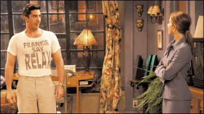 Dans « Celui qui avait un tee-shirt trop petit », qui finit par garder le tee-shirt en question ?