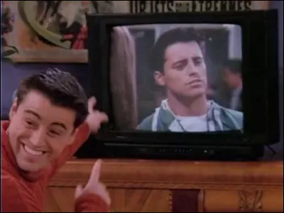 Quel est le montant initial demandé par Joey pour vendre son "unité diversifiée de rangement" ?