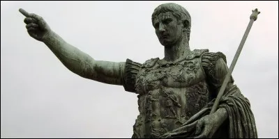 Quel était le nom de scène de Jules Auguste Muraire ?