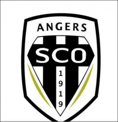 Depuis quelle année Stéphane Moulin est-il l'entraîneur d'Angers SCO ?