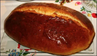 Quel est ce gâteau de Vendée, une brioche à base de farine, de lait, d'oeuf, de sucre, de crème fraîche, de fleur d'oranger et de vanille ?