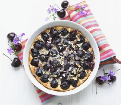 Quel est ce gâteau du Limousin à base de farine, de sucre, d'oeuf, de lait et de cerises non dénoyautées ?