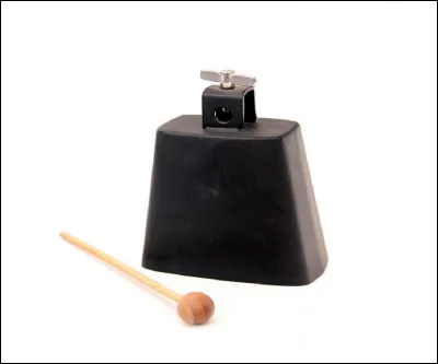 De quelle famille d'instruments la cloche fait-elle partie ?