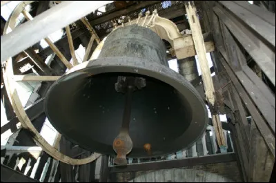 Quel est le surnom de la plus grosse cloche de France qui se trouve dans le campanile de la basilique du Sacré-Cur de Montmartre ?