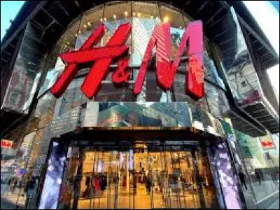 Que signifient les initiales de la célèbre marque de prêt-à-porter H&M ?