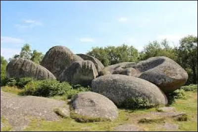 Le Berceau du Diable, la Bascule, les Pains de Sucre... voilà plusieurs siècles que les Pierres Jaumâtres excitent les imaginations, près de Toulx-Sainte-Croix dans...