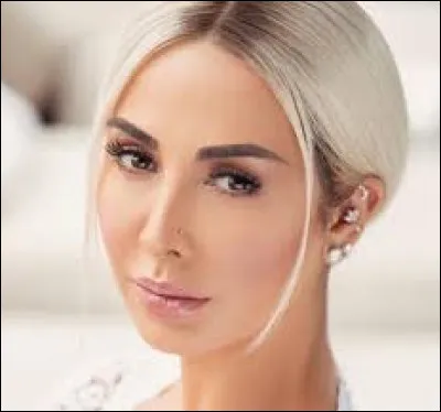 De quel pays est originaire l'animatrice "Joelle Mardinian" ?