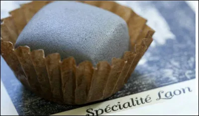 Quelle est cette confiserie, du chocolat praliné fondant, entouré de meringue, spécialité de Laon ?
