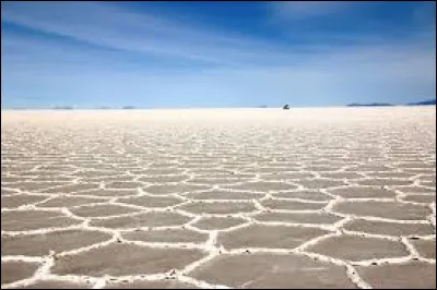 Où suis-je si je me trouve dans le salar d'Uyuni ?