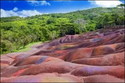 Où retrouve-t-on les Terres des Sept Couleurs ?