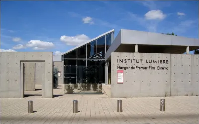 Dans quelle grande ville ''L'Institut Lumière'' est-il situé ?