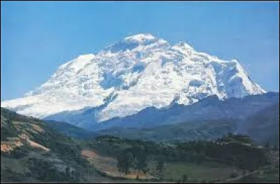Annie Smith Peck fut la première personne à gravir le mont Huascarán, dans les Andes, au :