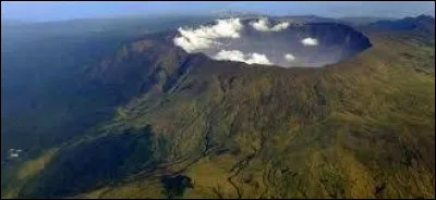Où se situe le volcan Tambora ?