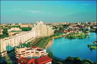 Avec combien de pays la Biélorussie est-elle frontalière ?