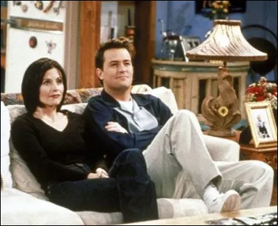 Qui est la première (ou le premier) à découvrir pour Monica et Chandler ?