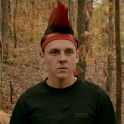 Qui est ce jeune homme, surnommé "L'Aigle" / "Hawk" ?