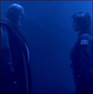 Saison 4 : Dans l'pisode 'Dernier Recours', en quoi se transforme Elizabeth pour tromper Oberoth ?