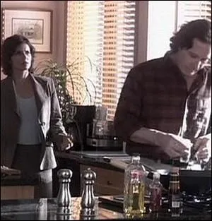 Dans la saison 2 : A quel moment Elizabeth se souvient de Simon lui annonant qu'il a rencontr quelqu'un d'autre ?