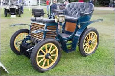 Quel est le nom de ce modèle de 1899 étant le tout premier modèle de la marque ?