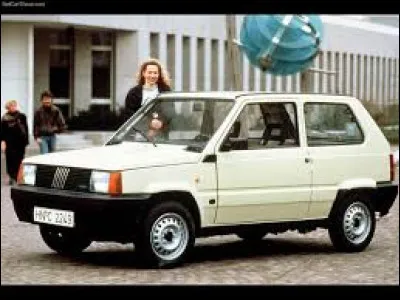 Comment s'appelle ce modèle de deuxième génération datant des années 2000 ?