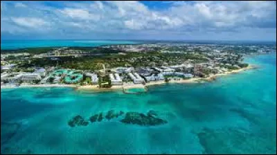 Les îles Caïmans sont un territoire britannique d'outre-mer dans les Caraïbes. Quelle est sa capitale ?