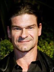 De quel acteur aujourd'hui dcd est-il le frre ?