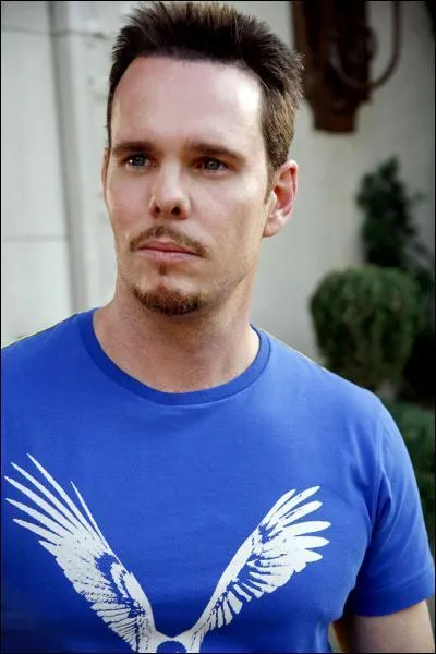 Vu dans 24 ou dans Le Blob, il est le frre de :