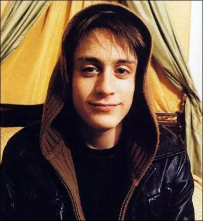 De quel ancien enfant star est-il le frre ?