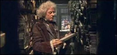 Quel est le prénom d'Ollivander ?