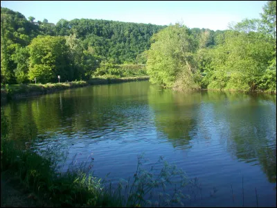 La Sambre fut le th&eacute;&acirc;tre de nombreuses guerres. Quand se d&eacute;roula la Bataille de la Sambre, dans le cadre de la Seconde Guerre mondiale ?