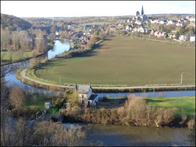 Suivons donc le cours de la Sambre et entrons en Belgique &agrave; hauteur de la commune d'Erquelinnes, en province de Hainaut. Quelle r&eacute;gion naturelle belge s'&eacute;tend le long de la Sambre de la fronti&egrave;re fran&ccedil;aise jusqu'&agrave; la plus grande ville wallonne, Charleroi ?